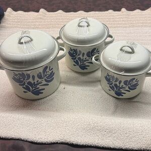 Pfaltzgraff Yorktown Set of 3 Enamel Pots with Lids Cottage